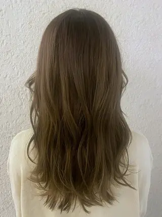 セミロング カラー 山下 優美のヘアスタイル