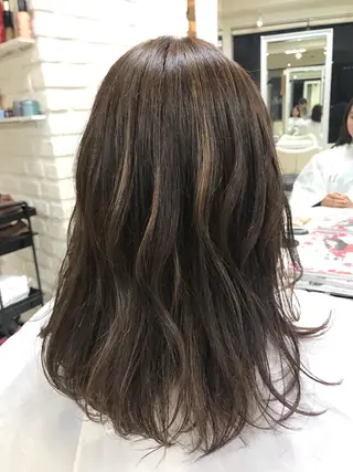 セミロング カラー 【暖色カラー特化】 中山由梨のヘアスタイル