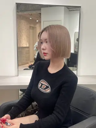 ショート カラー EIGHT mana 海外グレージュ🥥のヘアスタイル