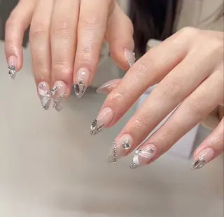 ネイル Shis_🦄shi 韓国風キラキラネイルのネイルデザイン