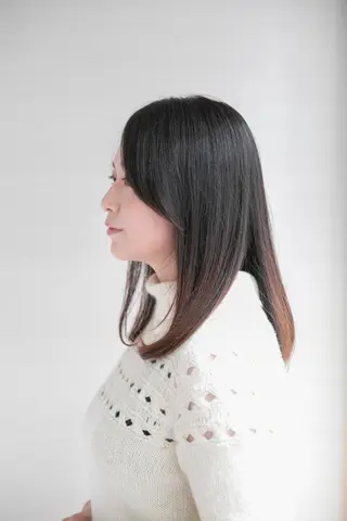 ロング 横手 愛美のヘアスタイル