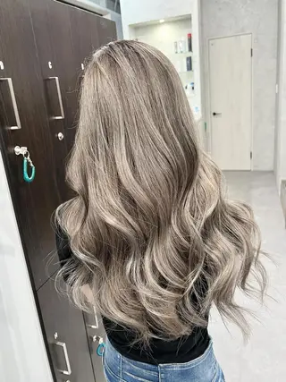 ロング カラー Via officialのヘアスタイル