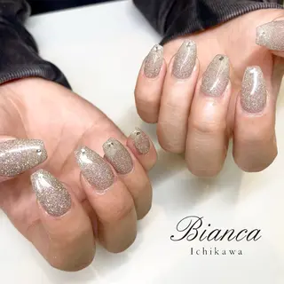 ネイル Bianca 石井🎀のネイルデザイン