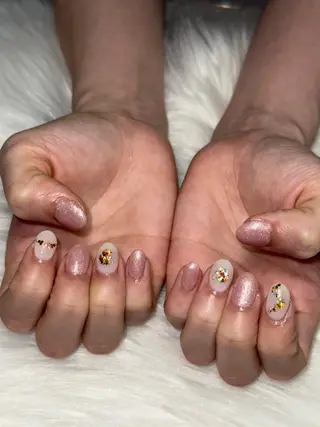 ネイル Momoka 🍑🎀のネイルデザイン