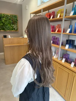 ロング LIL HAIR&SMILE新浜店所属・今出 千聖のヘアスタイル