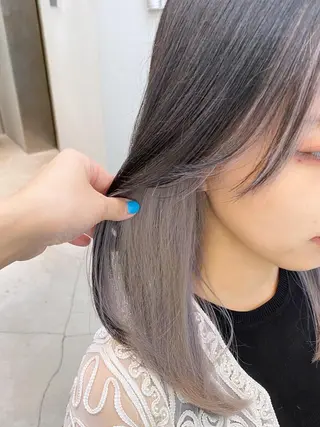 セミロング カラー 岡野 静華のヘアスタイル