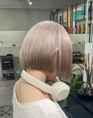 ミディアム レイヤー・ブリーチ kiyotoshiのヘアスタイル