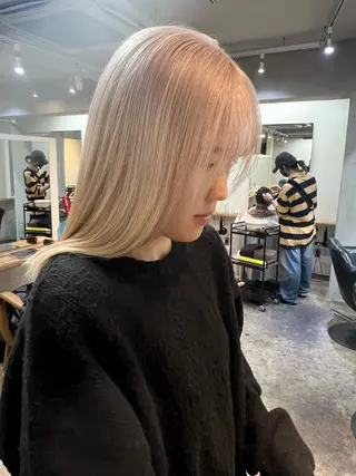 セミロング 東のりか/ハイトーン ブリーチカラー/ボブのヘアスタイル