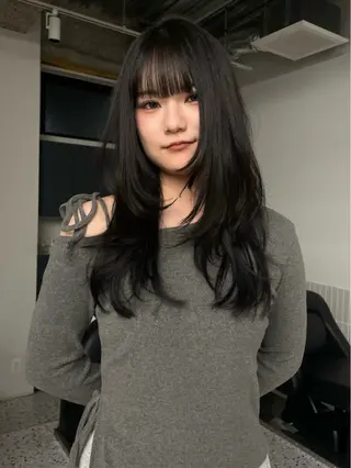 ロング stén/kana /中明度カラーのヘアスタイル