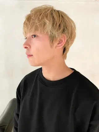 ミディアム メンズ Qin share salon 原宿店所属・🫧艶ハイトーン 特化🫧ライヤのヘアスタイル