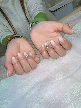 ネイル Hey🌈NAIL 長さ出し専門店のネイルデザイン