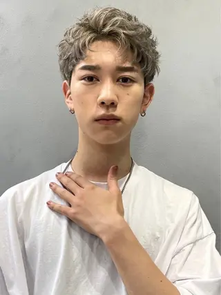 メンズ REBECCA 宮崎伊玖のヘアスタイル