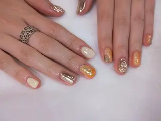 ネイル R'well所属・はばすみれ🎀ﾈｲﾙ 光ﾌｪｲｼｬﾙ ﾍｱのネイルデザイン