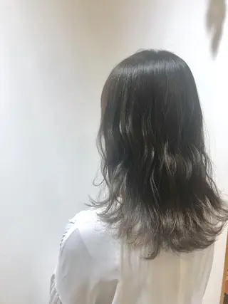 セミロング カラー 🐺ウルフ/レイヤー 似合わせ‎🤍沙羅のヘアスタイル