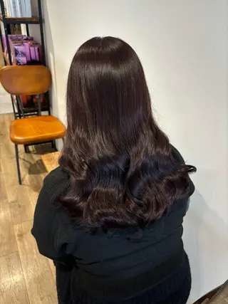 ロング カラー 𝑴𝒊𝒌𝒖💝 透明感モテカラーのヘアスタイル