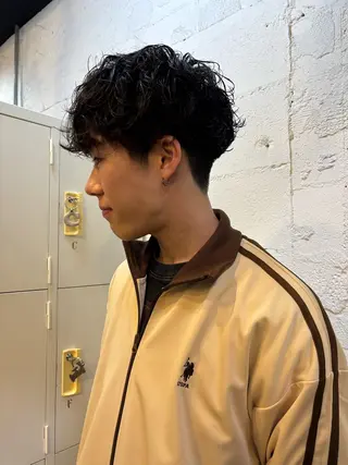 パーマ メンズ 抜け感レイヤー🎶 ハイトーン/りりのヘアスタイル