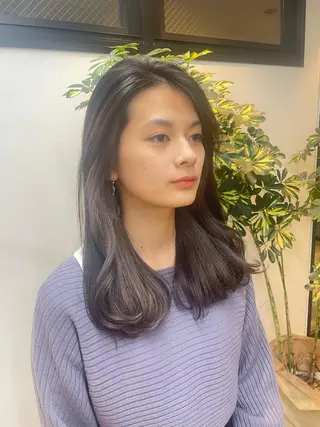 セミロング カラー yuika .のヘアスタイル