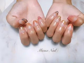 ネイル 市川 麻衣子のネイルデザイン