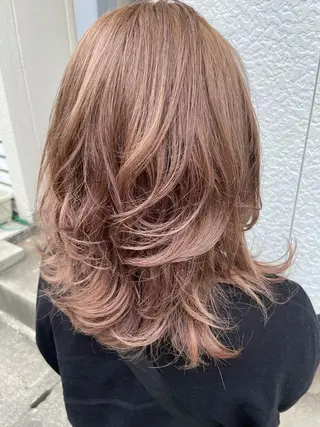 ミディアム カラー SALOWIN池袋East店3F所属・インナーカラー 推し ブリーチ  髪質改善のヘアスタイル