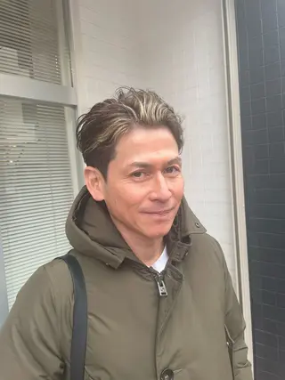 ショート カラー メンズ 佐藤 栄輔のヘアスタイル