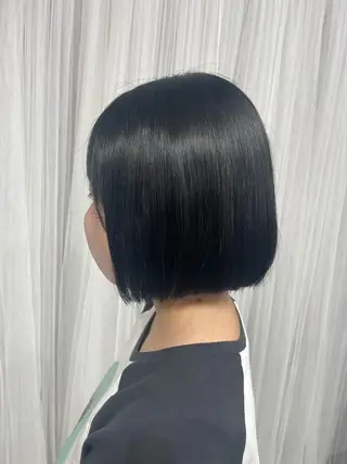 ショート 手塚 由佳のヘアスタイル
