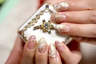 ネイル ママリンド　志村坂上店所属・しみ えんのネイルデザイン