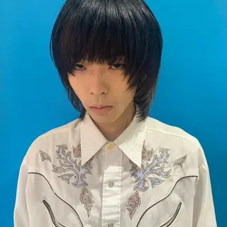 ミディアム カラー メンズ FLOWERS所属・ウルフ、レイヤー 、メンズカットSHOのヘアスタイル