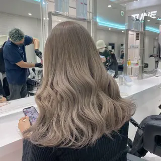 セミロング 透明感くすみカラー 🩶カナタ🩶のヘアスタイル