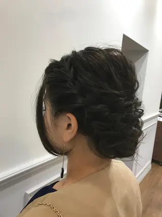 セミロング ヘアアレンジ ひろせ かなのヘアスタイル