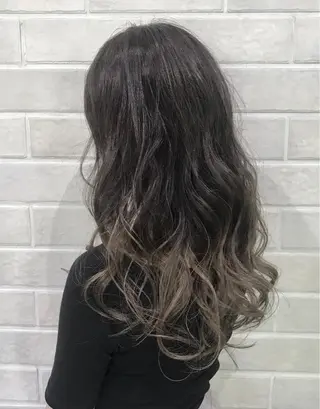 ロング カラー LACHIC所属・LACHIC LISAのヘアスタイル