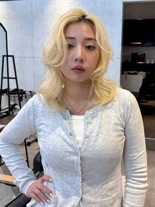 セミロング ハイトーン/レイヤー nail 百咲💌のヘアスタイル