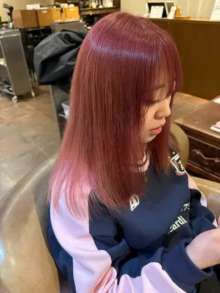 ミディアム 伊藤 利澄のヘアスタイル