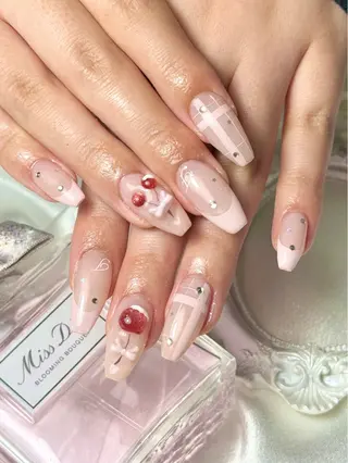 ネイル ルシイ🎀新宿長さ 出しパーツ専門店のネイルデザイン