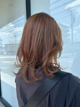 ミディアム ツヅキ マスミのヘアスタイル