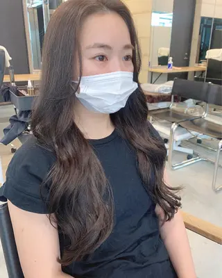 ロング カラー 透明感/オリーブ/ グレージュ/YUKAのヘアスタイル