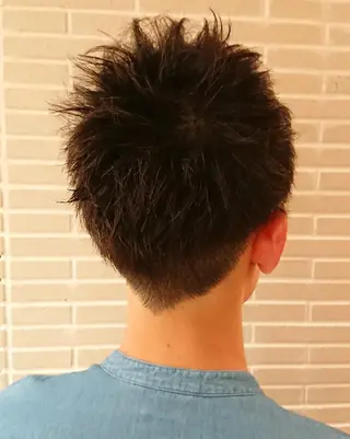 メンズ ブリーチ/ヘアケア/ 艶髪/イギチハルのヘアスタイル