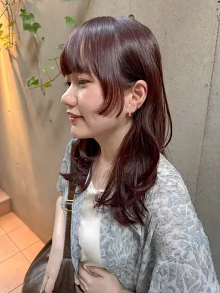 ミディアム カラー 大橋 芽衣のヘアスタイル