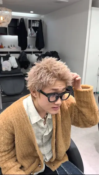 ショート カラー メンズ ハイトーン特化🌟 カワシマシュンスケのヘアスタイル