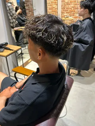 カラー パーマ メンズ 安達 脩人のヘアスタイル