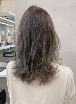 ミディアム カラー 柔らかbeige モトキのヘアスタイル