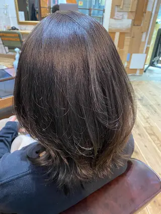ミディアム カラー 【韓国レイヤー特化 ハッシュカット】のヘアスタイル