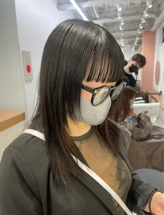 セミロング カラー ワンホンレイヤー 福岡天神RAIRAのヘアスタイル