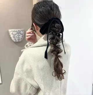 ロング ヘアアレンジ karin🌛ボブ／ 透明感たっぷりカラーのヘアスタイル