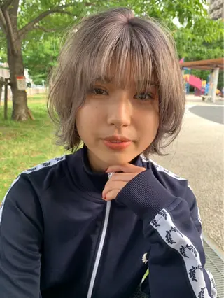 カラー 博多ブリーチ× 透明感/縮毛矯正のヘアスタイル