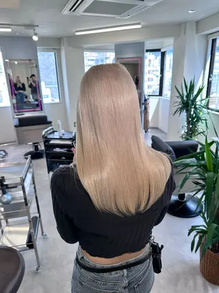 ロング 石本 眞優のヘアスタイル