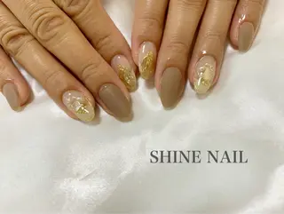 ミディアム SHINE NAILのネイルデザイン
