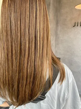 ロング カラー N°　jillva 腰山 菜々美のヘアスタイル