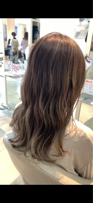 セミロング 本田 卓也のヘアスタイル