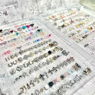 渋谷 Laugh 8301のネイルデザイン