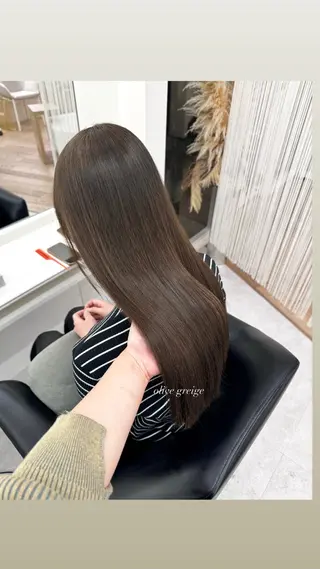 ロング カラー ParveMix 宮﨑 梨里のヘアスタイル